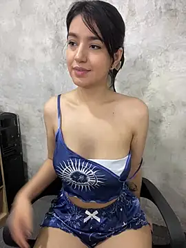 Snapshot of 1evelinewood chatting on March 2025 02:26:02 PM 1evelinewood online show from March 2025 02:26:02 PM