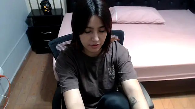 Snapshot of 1evelinewood chatting on March 2026 01:25:01 PM 1evelinewood online show from March 2026 01:25:01 PM