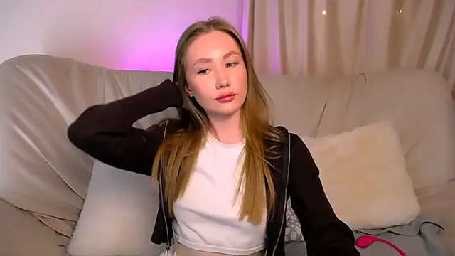 EllyColins online show from May 2026 03:24:02 AM