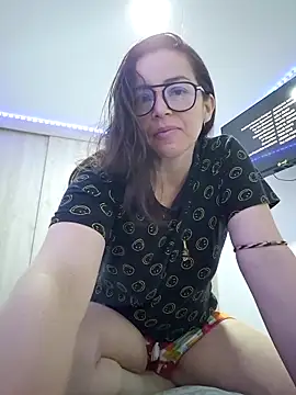 Snapshot of Lui_Fer01 chatting on February 2026 12:04:02 PM Lui Fer01 online show from February 2026 12:04:02 PM