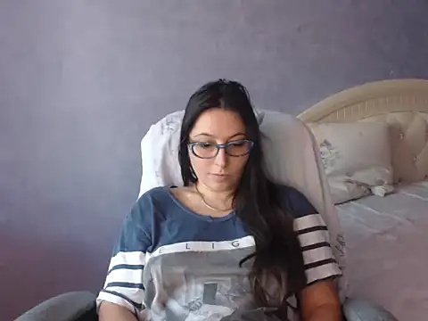 LuckyLisa23 online show from November 2025 01:21:02 PM