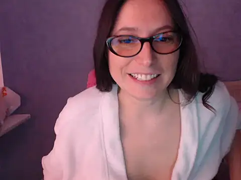 LuckyLisa23 online show from May 2026 09:42:02 PM