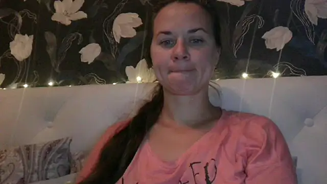 Snapshot of GiaaCaranggi chatting on October 2025 06:41:01 PM GiaaCaranggi online show from October 2025 06:41:01 PM