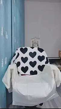 Snapshot of DJEVERY2025 chatting on November 2025 12:53:01 AM DJEVERY2025 online show from November 2025 12:53:01 AM