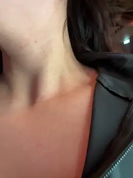 Snapshot of mamimamacitaaa chatting on November 2025 02:20:02 PM mamimamacitaaa online show from November 2025 02:20:02 PM