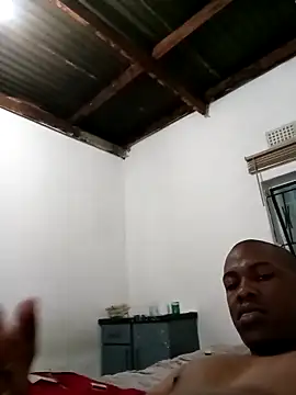 Snapshot of MyGuy352 chatting on December 2025 04:18:02 AM MyGuy352 online show from December 2025 04:18:02 AM