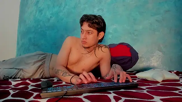 Sky Wild online show from December 2025 02:38:01 AM