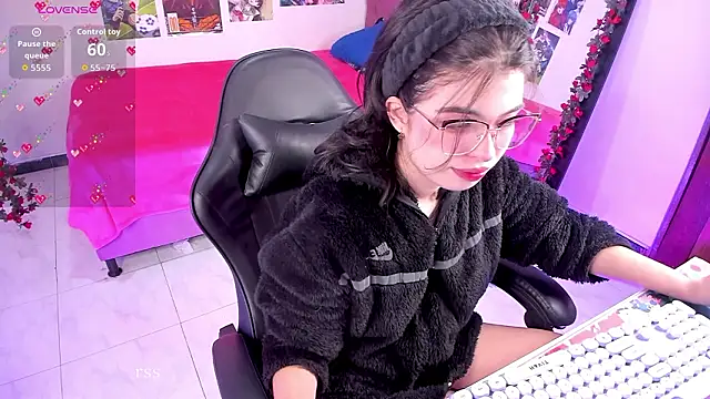 Snapshot of selina_lovers_ chatting on March 2026 04:27:01 AM selina lovers online show from March 2026 04:27:01 AM