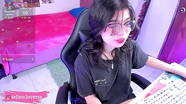 Snapshot of selina_lovers_ chatting on March 2026 04:06:01 AM selina lovers online show from March 2026 04:06:01 AM