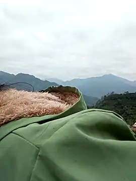 nat-tri online show from November 2025 02:22:02 AM