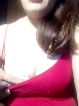 YiyinLy online show from March 2026 09:04:02 PM