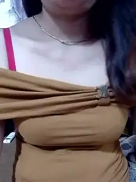 YiyinLy online show from May 2026 07:25:02 AM