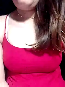YiyinLy online show from May 2026 09:11:02 PM
