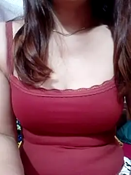 YiyinLy online show from June 2026 12:32:02 AM