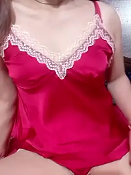 YiyinLy online show from June 2026 01:52:02 AM