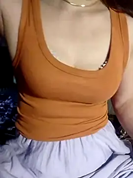 YiyinLy online show from June 2026 01:21:01 PM