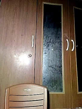 YiyinLy online show from July 2026 10:45:01 PM