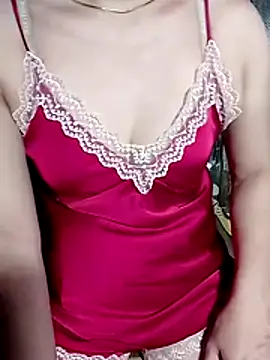 YiyinLy online show from July 2026 02:02:02 PM