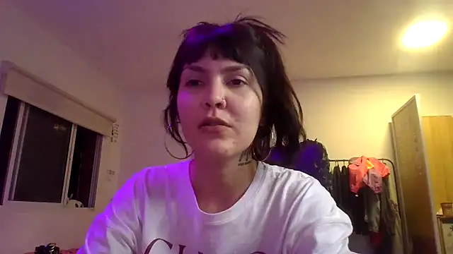 Snapshot of miapink33 chatting on March 2026 11:42:02 PM miapink33 online show from March 2026 11:42:02 PM