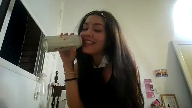 Snapshot of miapink33 chatting on April 2026 03:07:02 AM miapink33 online show from April 2026 03:07:02 AM