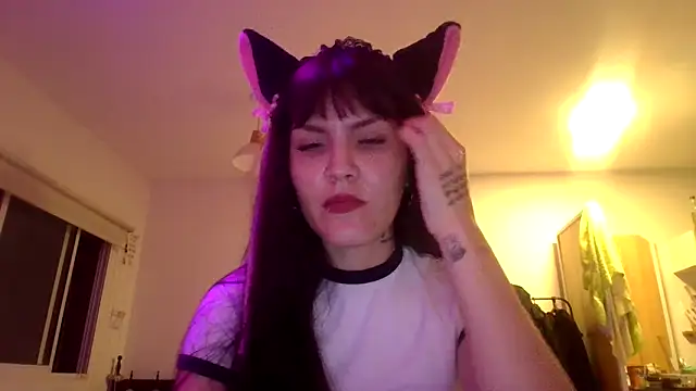 Snapshot of miapink33 chatting on April 2026 11:37:02 PM miapink33 online show from April 2026 11:37:02 PM