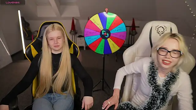 Jessica start online show from December 2025 03:21:02 PM