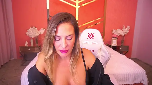 LadyyLaura online show from October 2025 03:13:02 PM