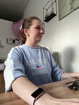 Amy  Leee  online show from April 2026 11:10:02 AM