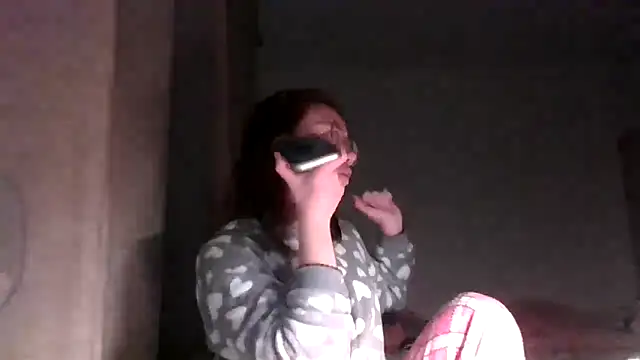 LuckySLove online show from March 2026 07:29:01 PM