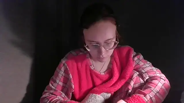 LuckySLove online show from April 2026 07:22:01 PM