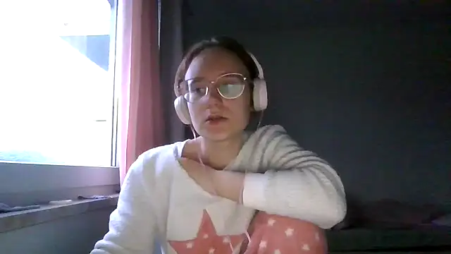 Snapshot of LuckySLove chatting on May 2026 07:04:01 PM LuckySLove online show from May 2026 07:04:01 PM