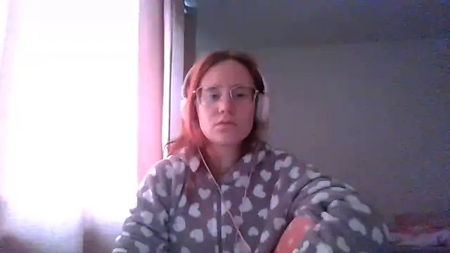 Snapshot of LuckySLove chatting on June 2026 05:35:01 PM LuckySLove online show from June 2026 05:35:01 PM