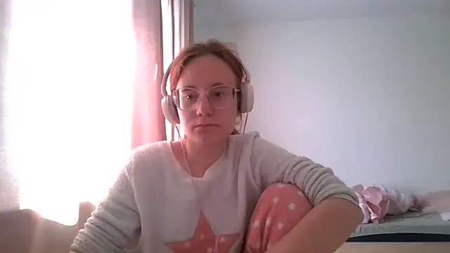 Snapshot of LuckySLove chatting on June 2026 01:19:02 PM LuckySLove online show from June 2026 01:19:02 PM