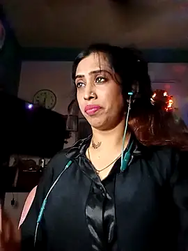 Snapshot of Darling_Annie chatting on October 2025 06:40:02 PM Darling Annie online show from October 2025 06:40:02 PM