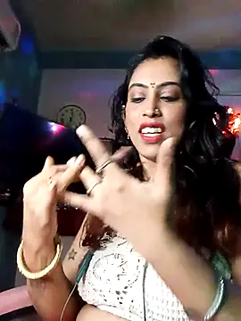 Snapshot of Darling_Annie chatting on October 2025 06:32:01 PM Darling Annie online show from October 2025 06:32:01 PM