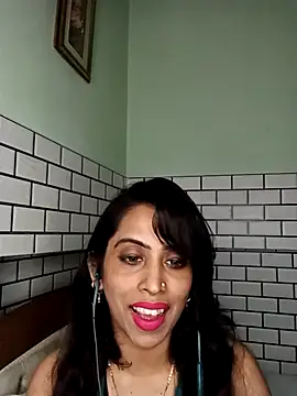 Snapshot of Darling_Annie chatting on November 2025 08:09:01 PM Darling Annie online show from November 2025 08:09:01 PM