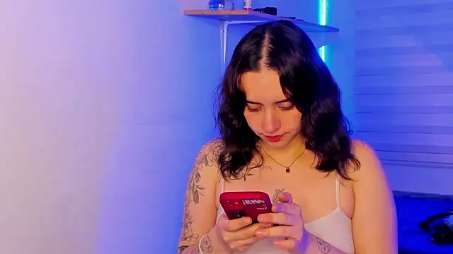 Emily Lindey online show from October 2025 03:31:01 AM