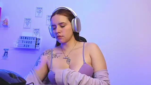 Emily Lindey online show from February 2026 01:09:02 PM