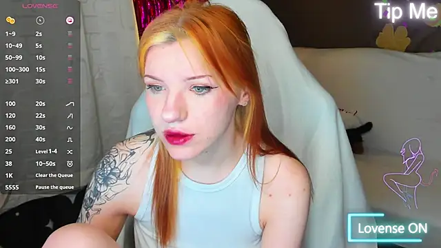 Snapshot of MeganNewCat chatting on June 2026 08:26:02 PM MeganNewCat online show from June 2026 08:26:02 PM
