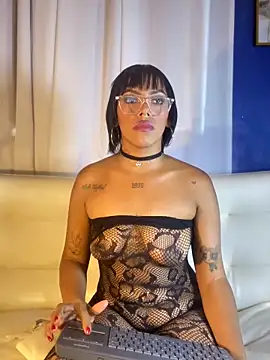 NovaFoxx online show from May 2026 07:10:02 PM