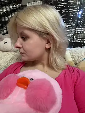 Snapshot of BonnyeBoom chatting on February 2026 03:18:01 PM BonnyeBoom online show from February 2026 03:18:01 PM