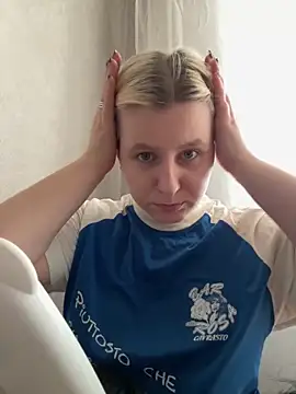 Snapshot of BonnyeBoom chatting on February 2026 10:43:01 AM BonnyeBoom online show from February 2026 10:43:01 AM