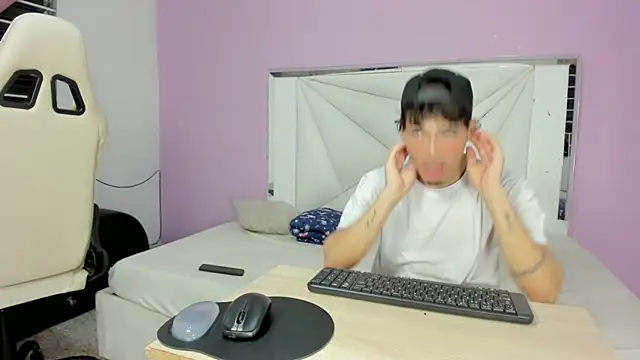 Yankeeandisa online show from November 2025 03:39:02 AM