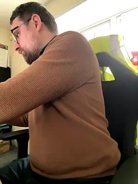 Snapshot of Otis_Firefly chatting on November 2025 01:12:02 PM Otis Firefly online show from November 2025 01:12:02 PM