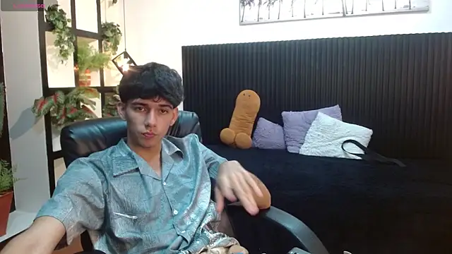 AmethystShadow17 online show from October 2025 12:55:01 PM