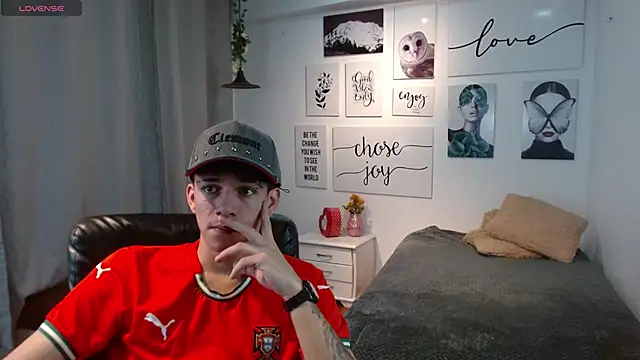 AmethystShadow17 online show from December 2025 04:13:01 PM