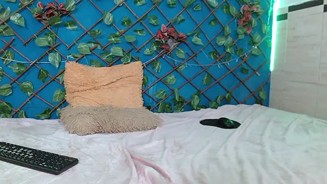 AmethystShadow17 online show from February 2026 01:20:02 PM