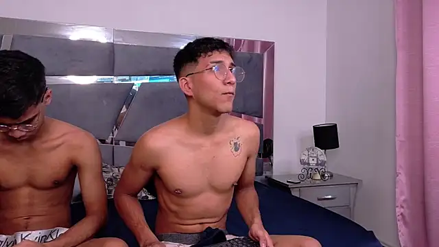 Desire4Duo online show from December 2025 02:00:01 PM