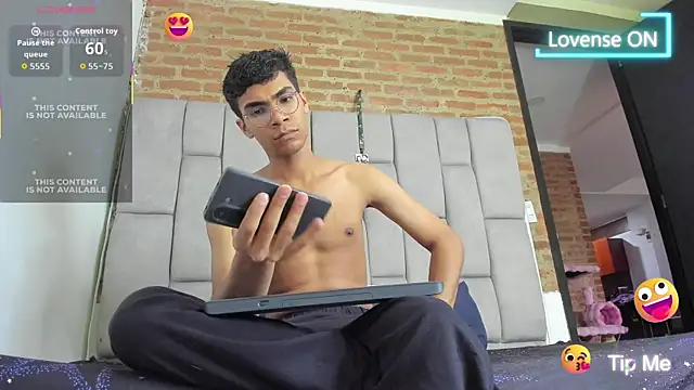 Desire4Duo online show from December 2025 12:23:02 PM