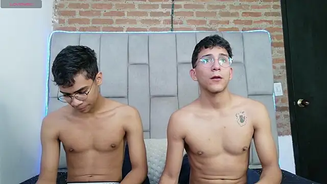 Desire4Duo online show from January 2026 01:04:02 PM